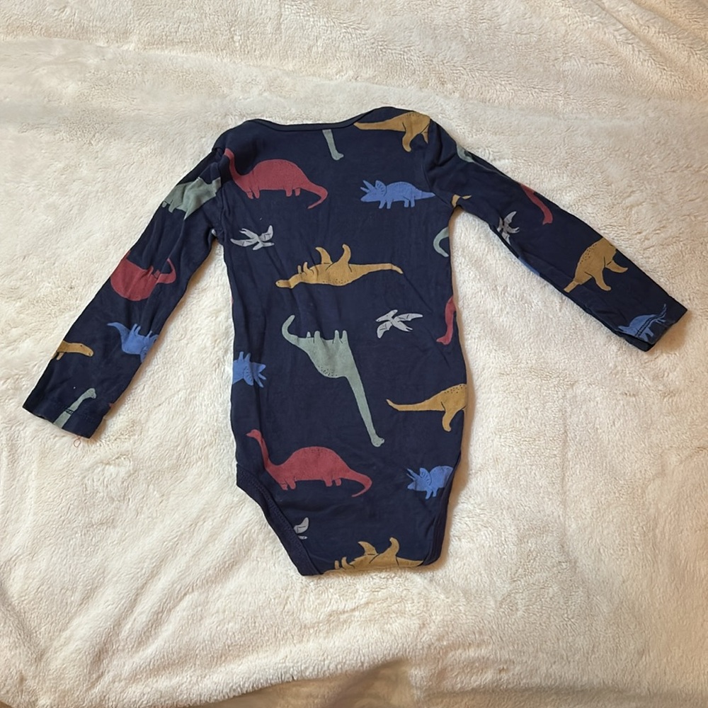 Carter’s long sleeved onesie - Picture 3 of 3